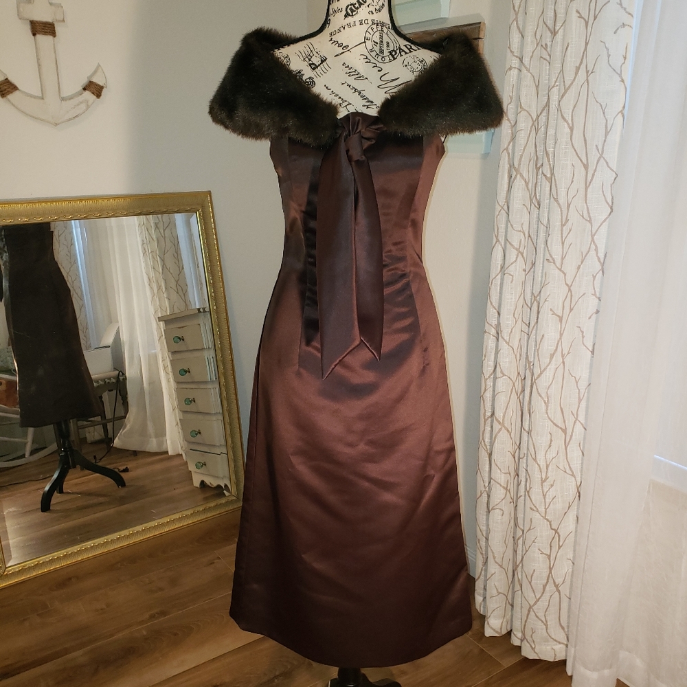 Jessica McClintock fits Size 4 - Picture 3 of 6